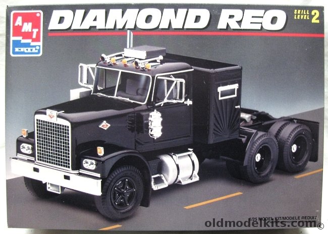 AMT 1/25 Diamond Reo Semi Tractor Trailer, 8137 plastic model kit